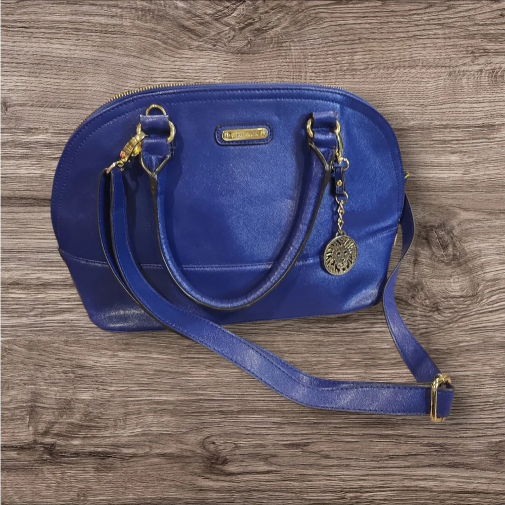 Anne Klein Beautiful Blue Leather Handbag Dome Shaped Excellent Condition (226)